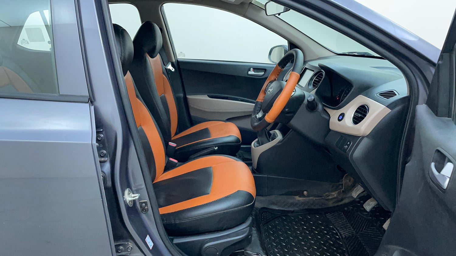 Used 2019 Hyundai Grand i10 Asta 1.2 Kappa VTVT Petrol Manual interior RIGHT SIDE FRONT DOOR CABIN VIEW