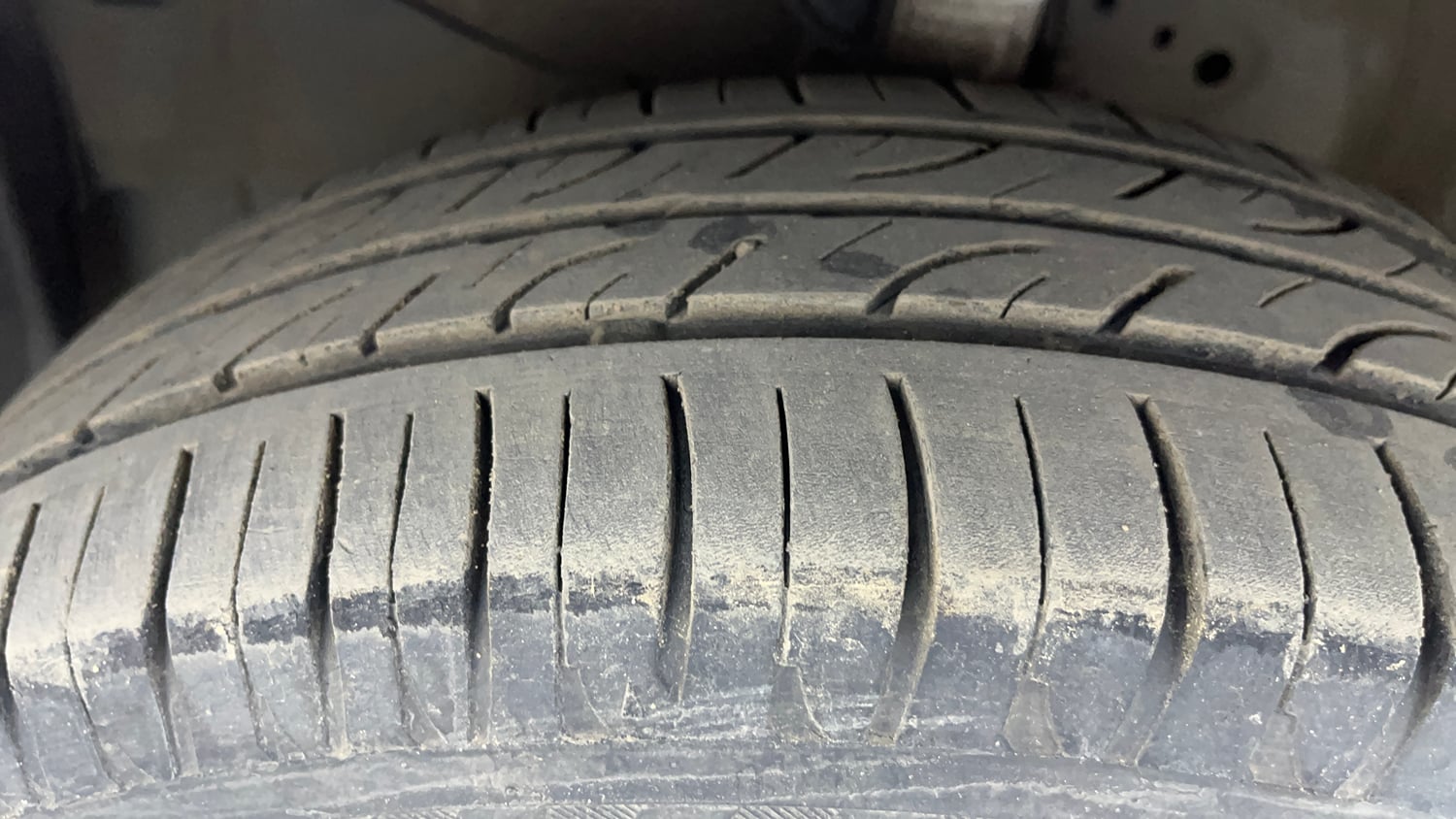 Used 2014 Honda Amaze 1.2 S i-VTEC Petrol Manual tyres LEFT FRONT TYRE TREAD VIEW