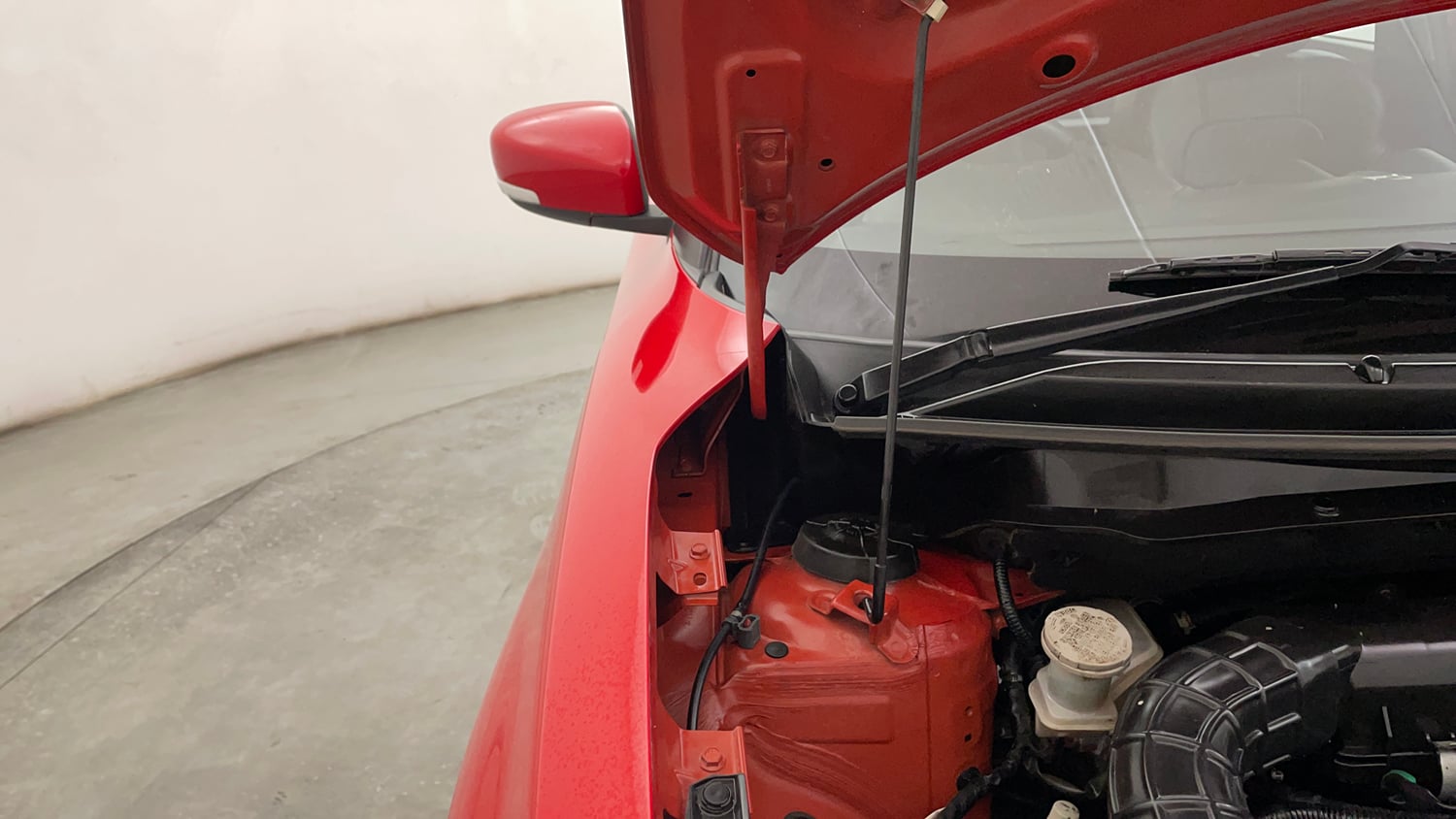 Used 2022 Maruti Suzuki Swift VXi AMT Petrol Automatic engine ENGINE RIGHT SIDE HINGE & APRON VIEW