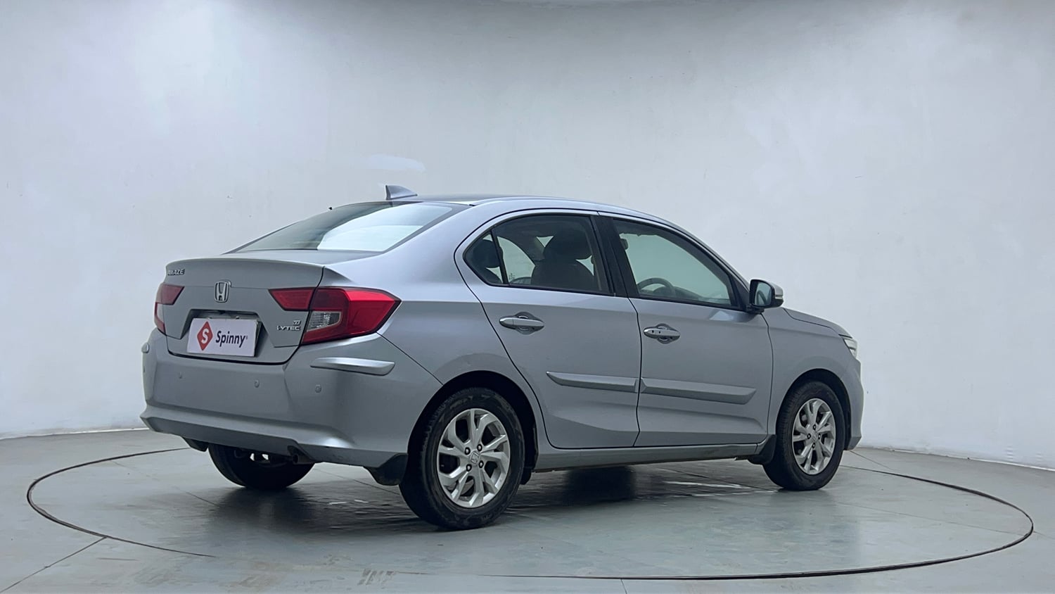 Used 2018 Honda Amaze 1.2 VX MT Petrol Petrol Manual exterior RIGHT REAR CORNER VIEW