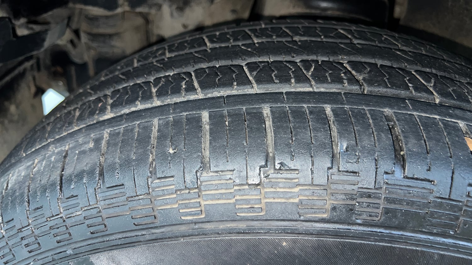 Used 2021 mahindra Thar LX Hard Top Petrol MT 4WD Petrol Manual tyres LEFT FRONT TYRE TREAD VIEW