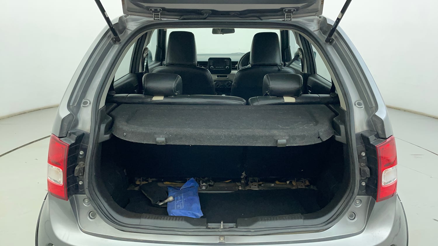 Used 2017 Maruti Suzuki Ignis Zeta 1.2 MT Petrol Manual interior DICKY INSIDE VIEW