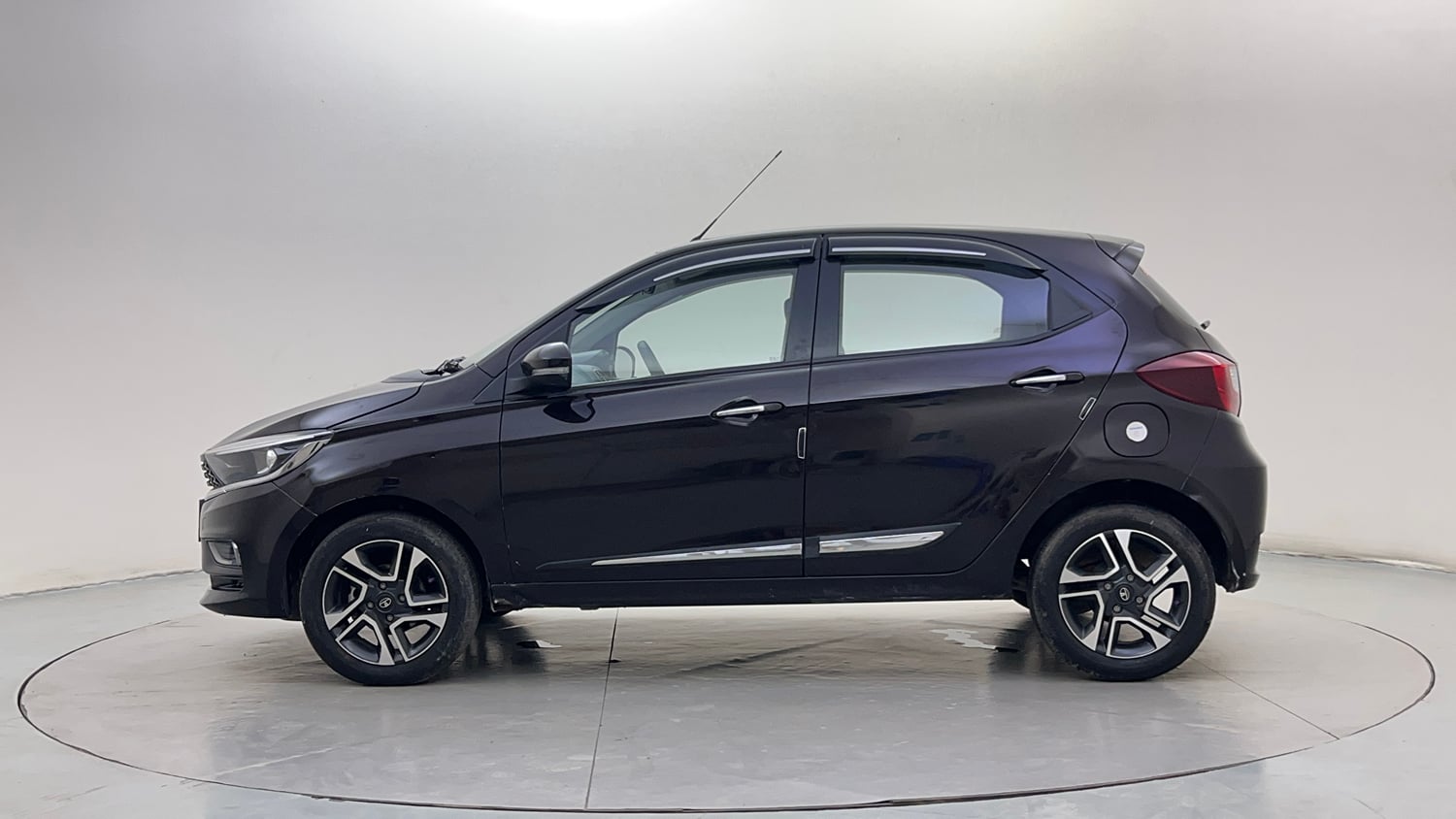 Used 2023 Tata Tiago XZA Plus Petrol Automatic exterior LEFT SIDE VIEW