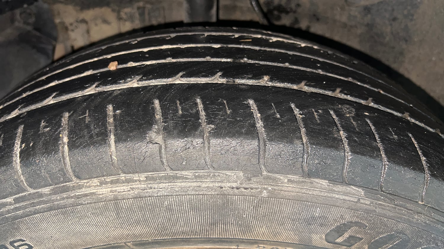 Used 2020 Tata Nexon XZ Petrol Manual tyres RIGHT REAR TYRE TREAD VIEW