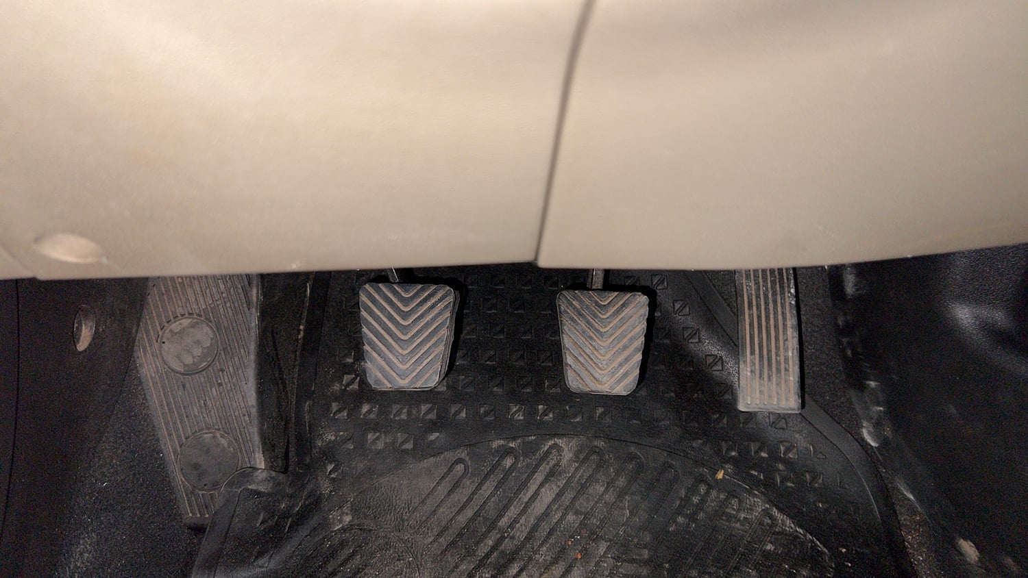 Used 2013 Hyundai i20 Magna (O) 1.2 Petrol Manual interior PEDALS VIEW
