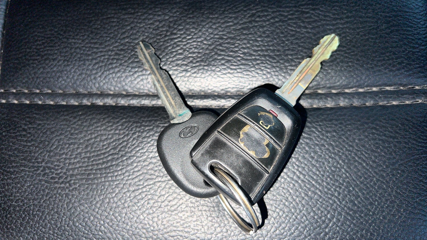 Used 2019 Hyundai Santro Sportz AMT Petrol Automatic extra CAR KEY VIEW