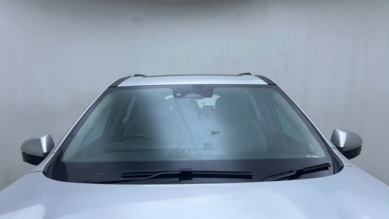 Used 2024 Mahindra XUV700 AX 7 Petrol AT Luxury Pack 7 STR Petrol Automatic exterior FRONT WINDSHIELD VIEW