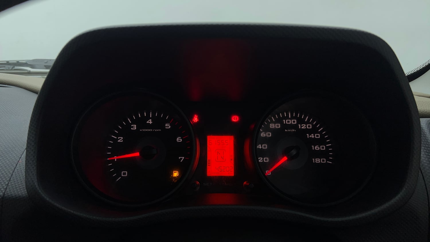 Used 2019 Mahindra TUV300 T4 Plus Diesel Manual interior CLUSTERMETER VIEW