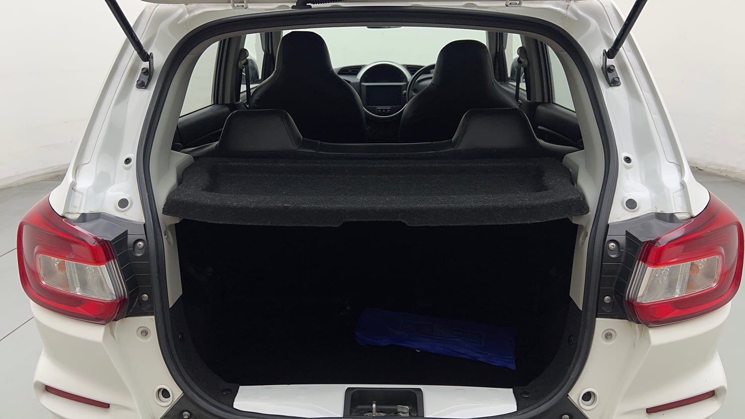 Used 2023 Maruti Suzuki S-Presso VXi Plus (O) AMT Petrol Automatic interior DICKY INSIDE VIEW