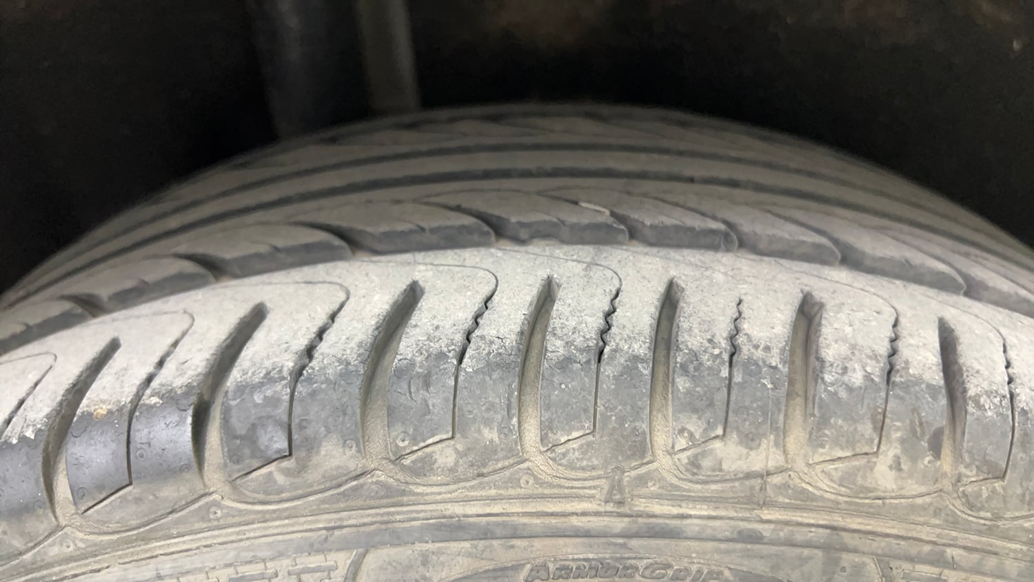Used 2018 Ford EcoSport Titanium + 1.5L Ti-VCT AT Petrol Automatic tyres RIGHT REAR TYRE TREAD VIEW