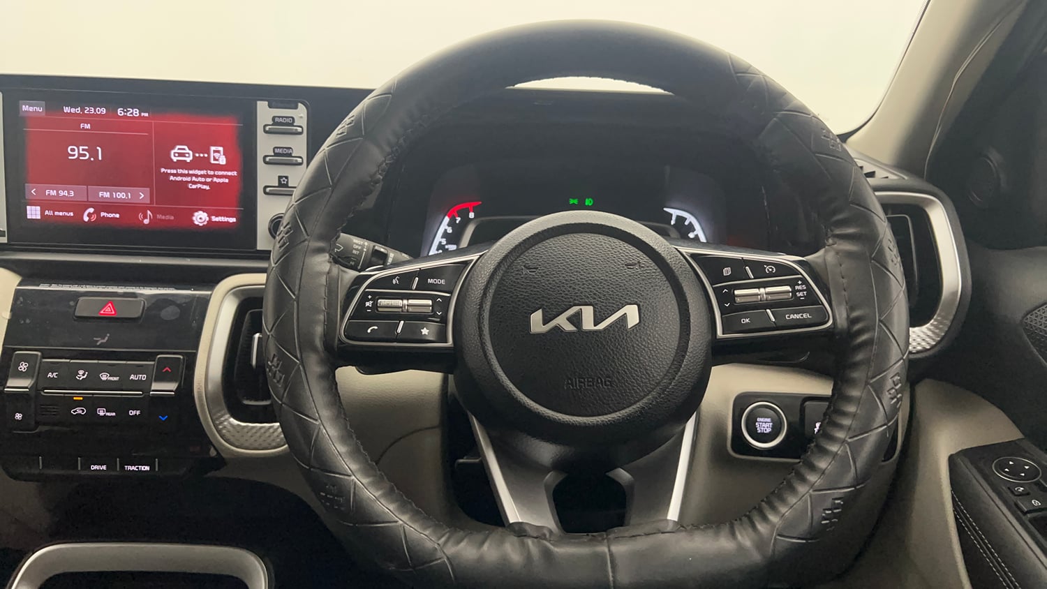 Used 2023 Kia Sonet HTX 1.0 DCT Petrol Automatic interior STEERING VIEW