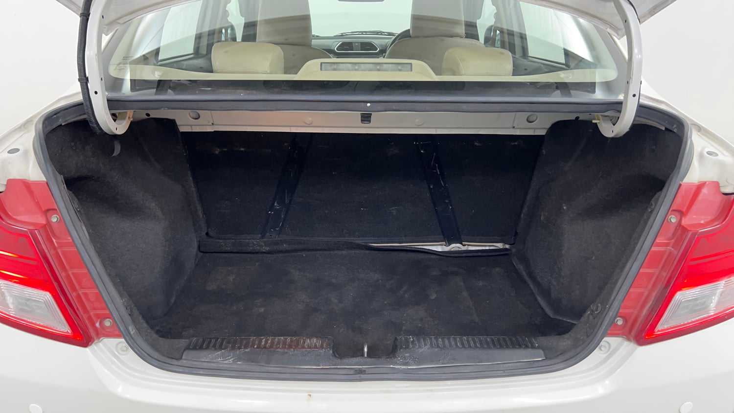 Used 2019 Maruti Suzuki Dzire VDi AMT Diesel Automatic interior DICKY INSIDE VIEW