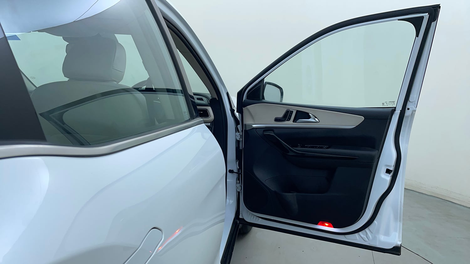 Used 2025 Mahindra XUV700 AX7 Petrol MT 7 STR Petrol Manual interior RIGHT FRONT DOOR OPEN VIEW
