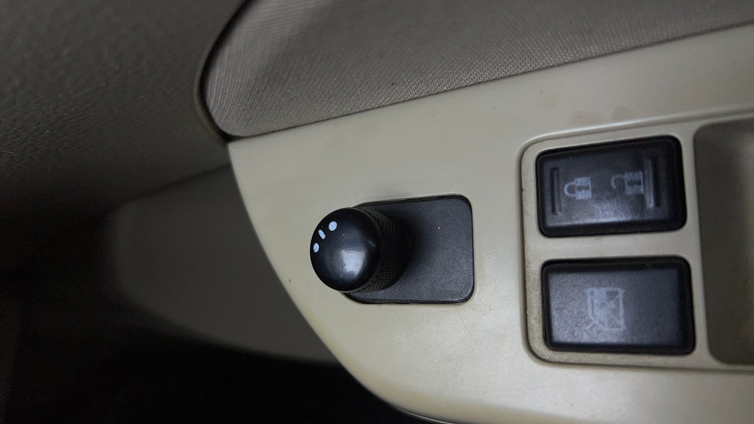 Used 2014 Maruti Suzuki Swift Dzire VXI Petrol Manual top_features Adjustable ORVM