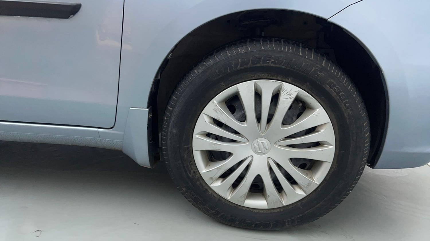 Used 2016 Maruti Suzuki Ertiga VXI CNG Cng Manual tyres RIGHT FRONT TYRE RIM VIEW