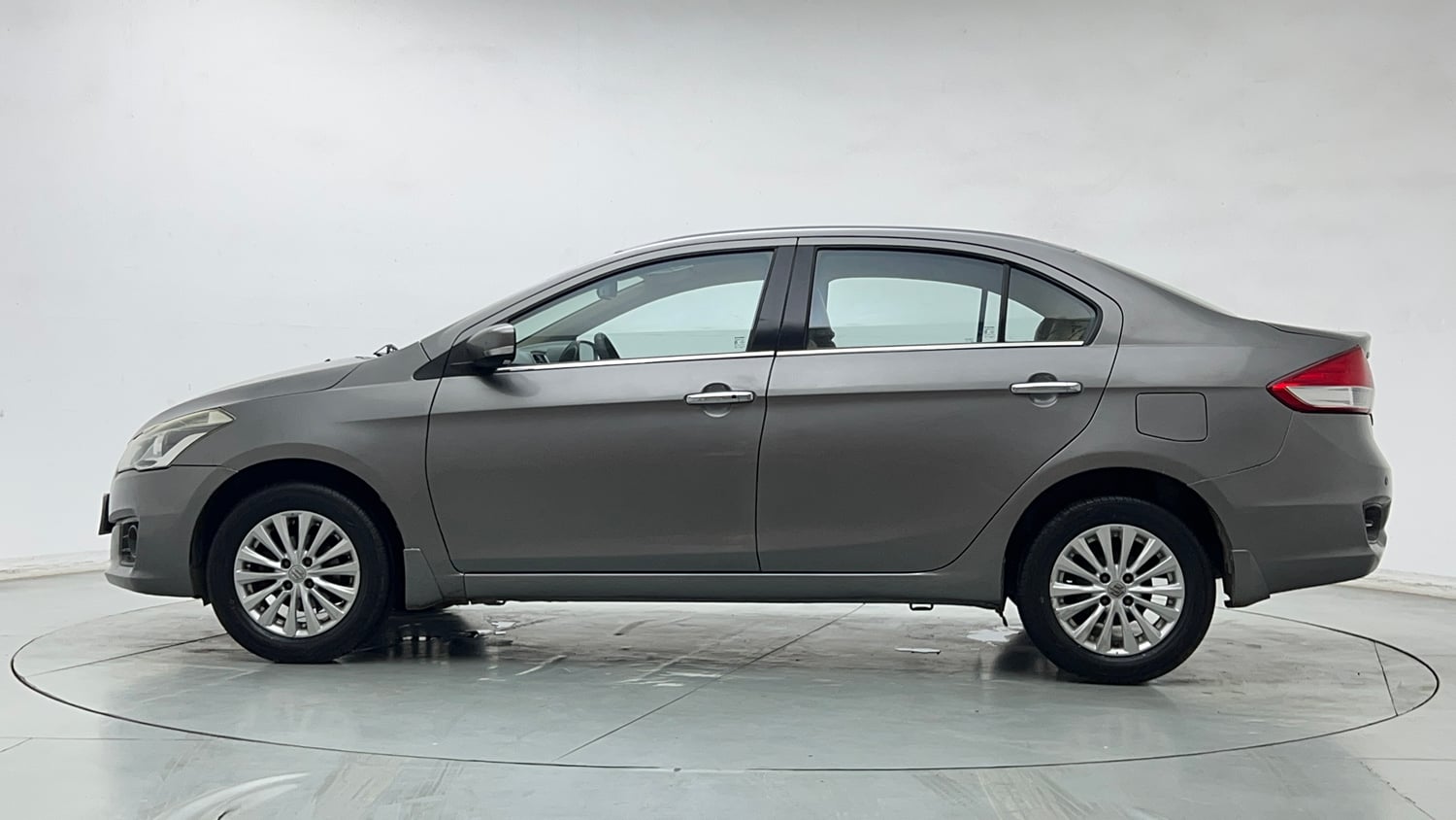 Used 2017 Maruti Suzuki Ciaz Zeta 1.4 MT Petrol Manual exterior LEFT SIDE VIEW