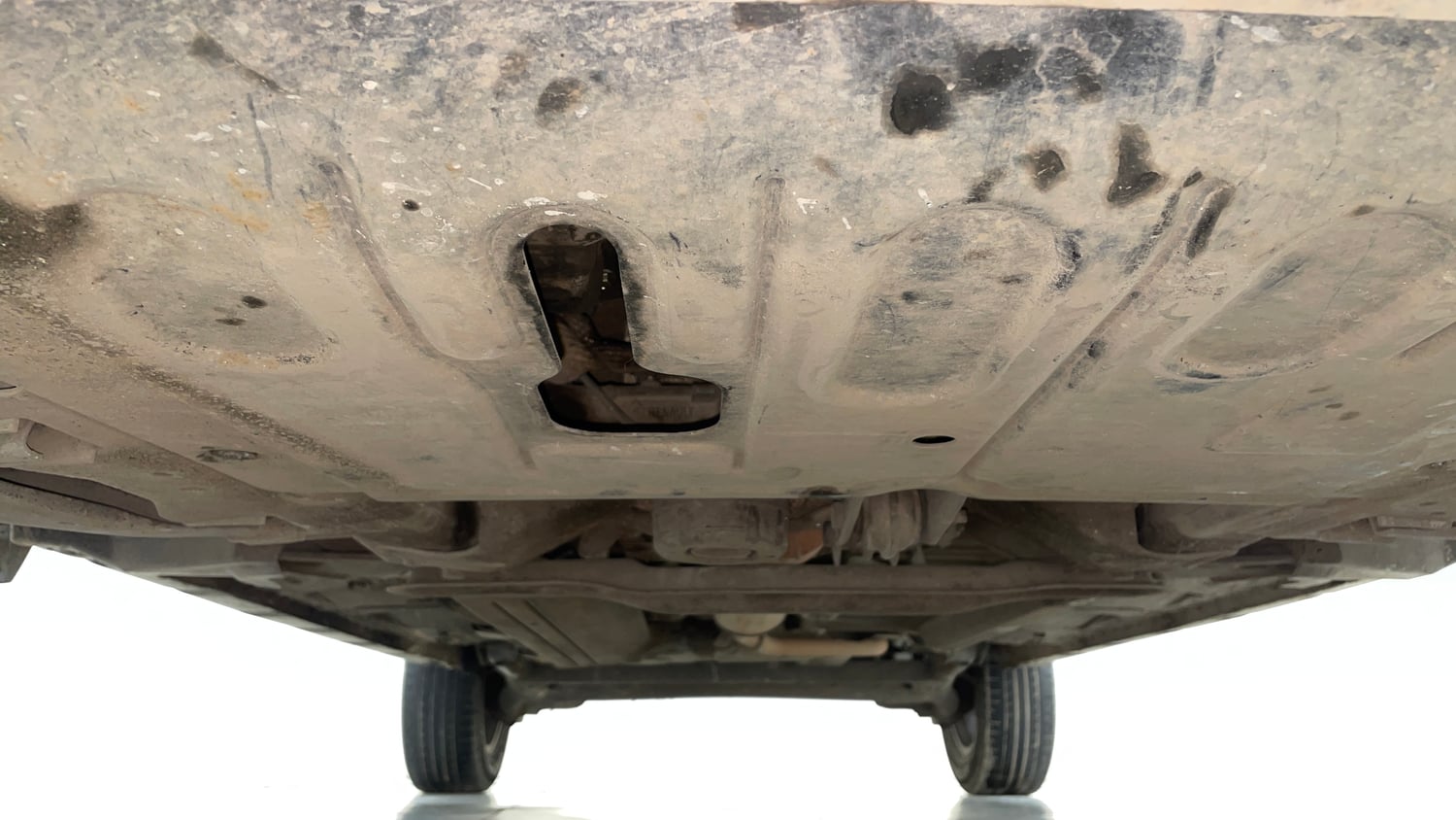 Used 2021 Renault Duster RXZ 1.5 Petrol MT Petrol Manual extra FRONT LEFT UNDERBODY VIEW