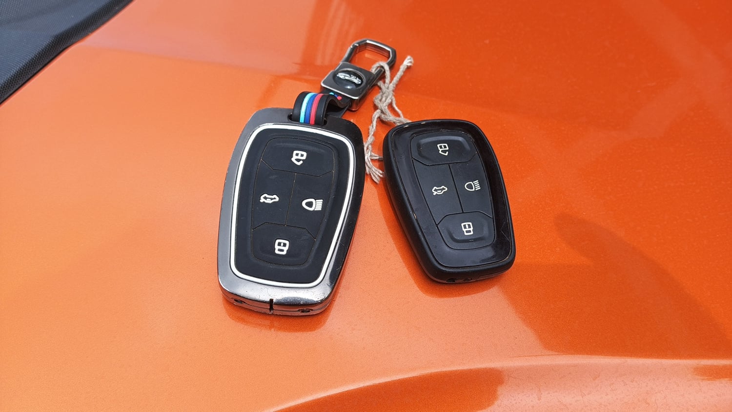 Used 2018 Tata Nexon XZ Plus Diesel Dual Tone Diesel Manual extra CAR KEY VIEW