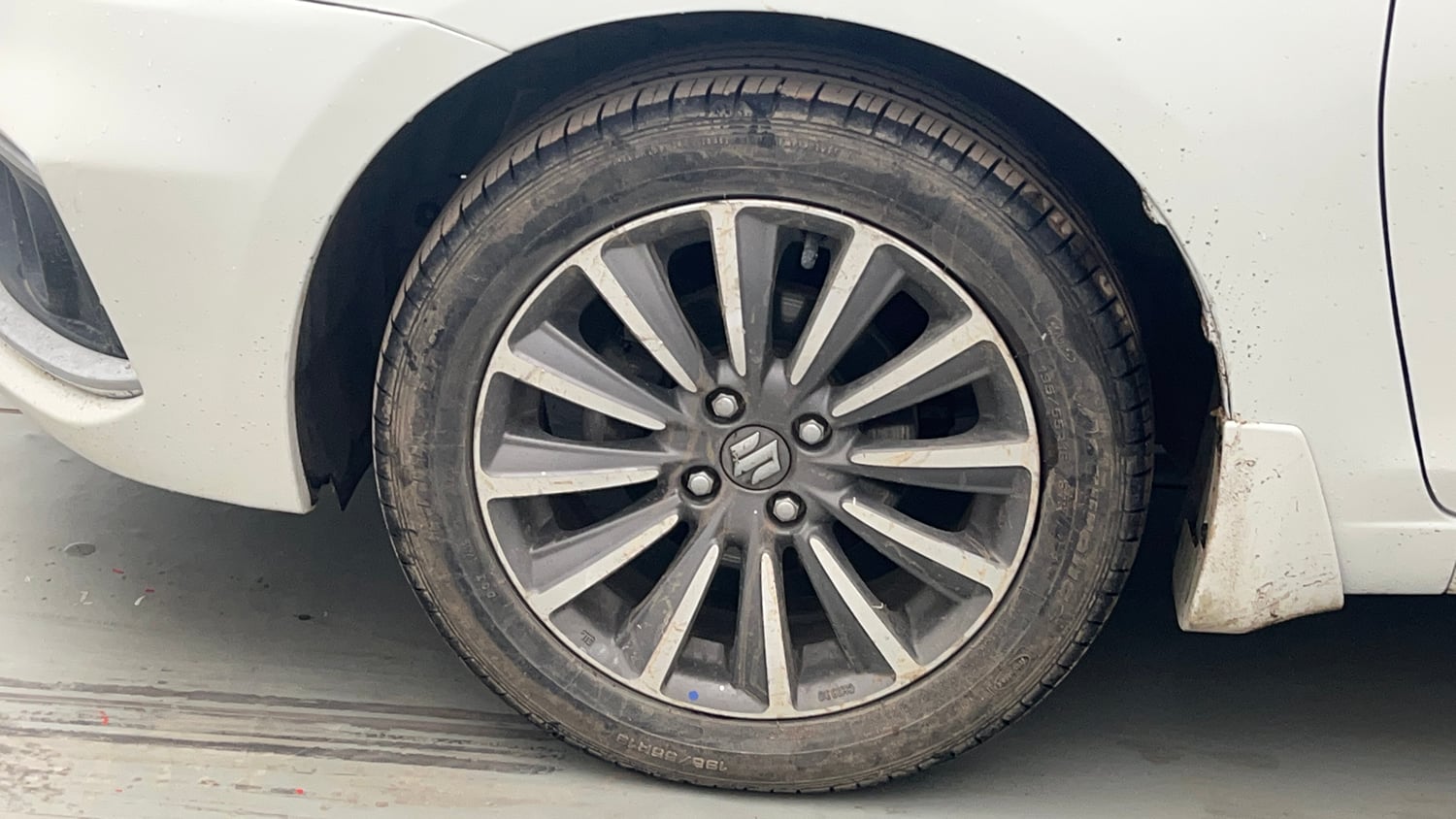 Used 2022 Maruti Suzuki Ciaz Alpha 1.5 Petrol Manual tyres LEFT FRONT TYRE RIM VIEW