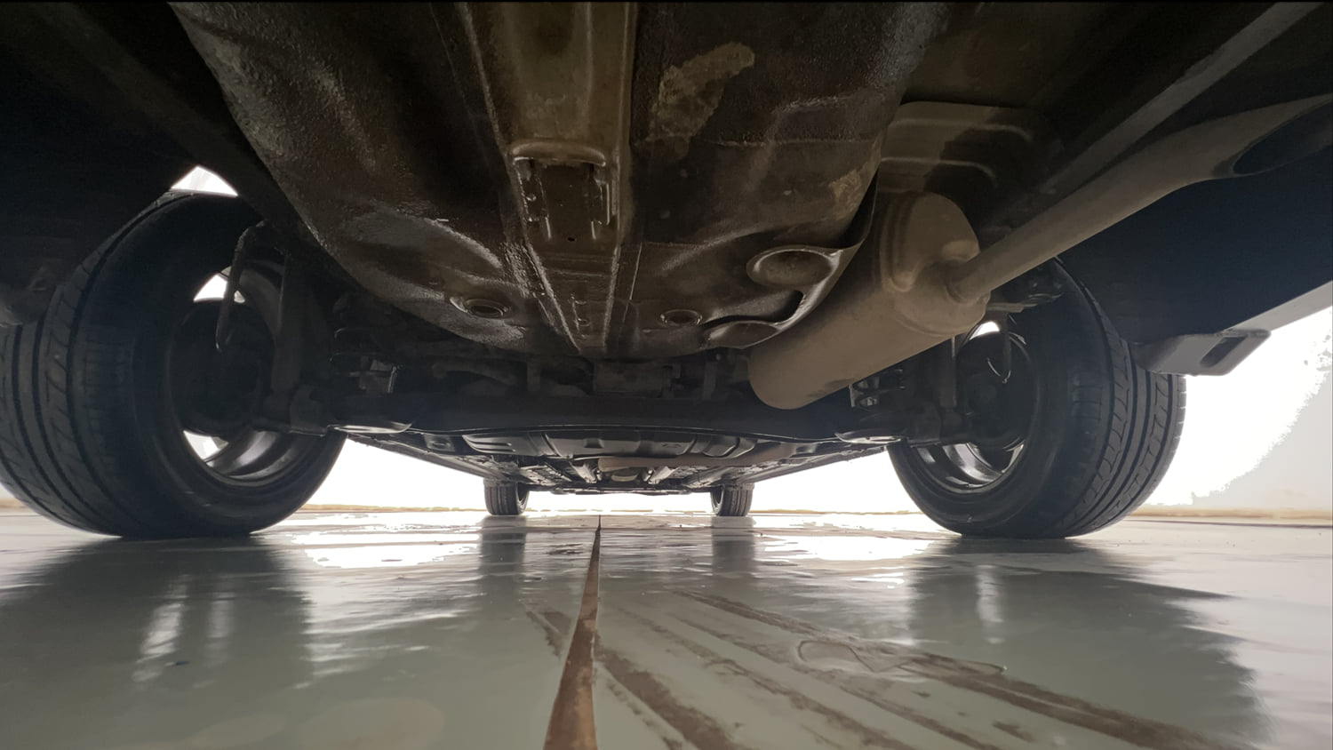 Used 2019 Hyundai Verna SX 1.6 VTVT Petrol Manual extra REAR UNDERBODY VIEW (TAKEN FROM REAR)