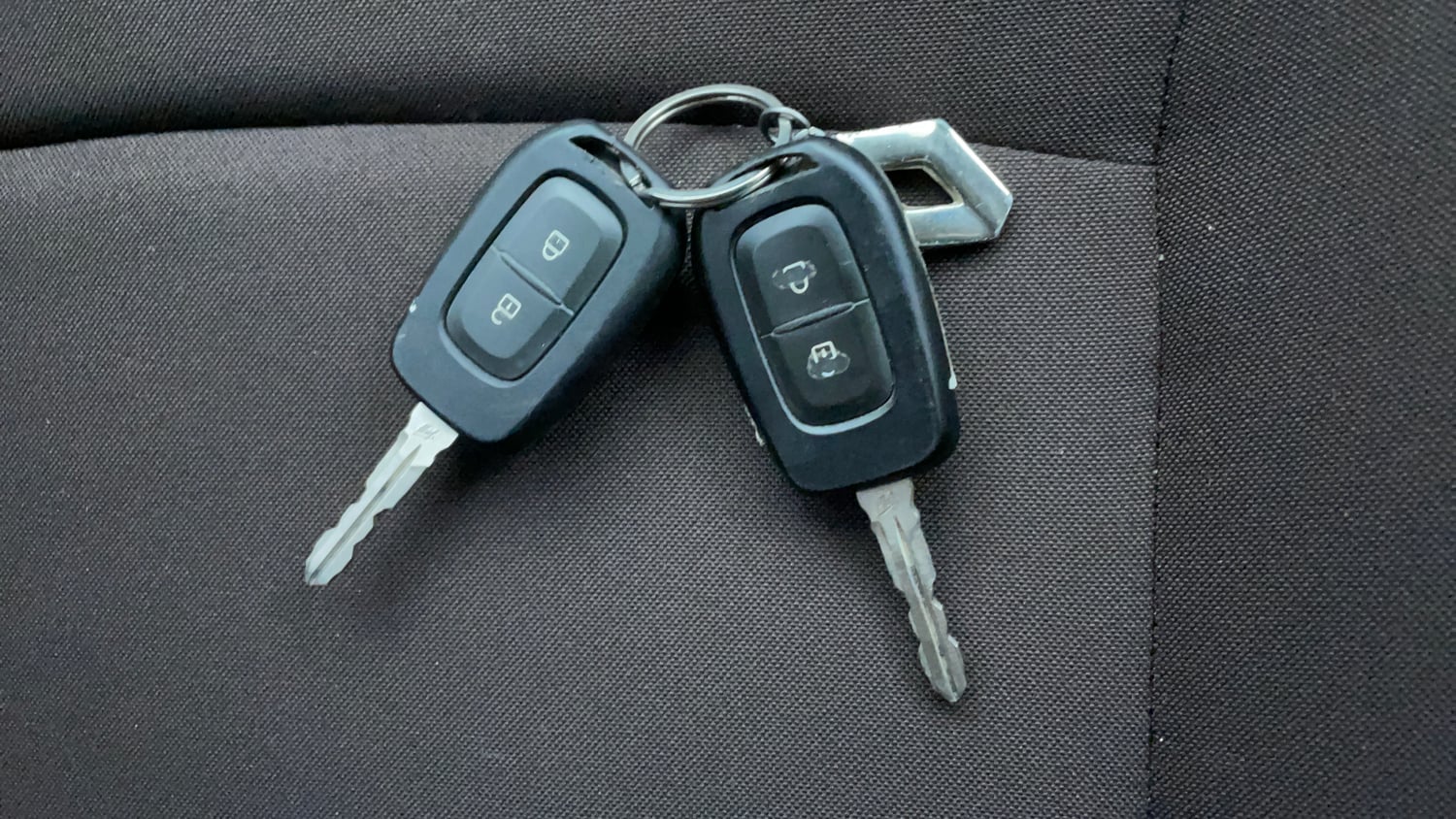 Used 2021 Renault Duster RXZ 1.5 Petrol MT Petrol Manual extra CAR KEY VIEW