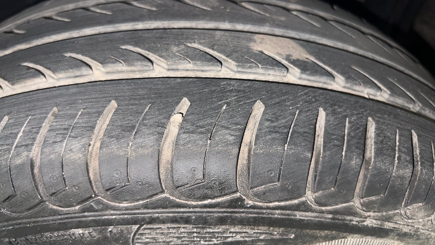 Used 2018 Tata Tiago Revotron XZ w/o Alloy Petrol Manual tyres LEFT REAR TYRE TREAD VIEW