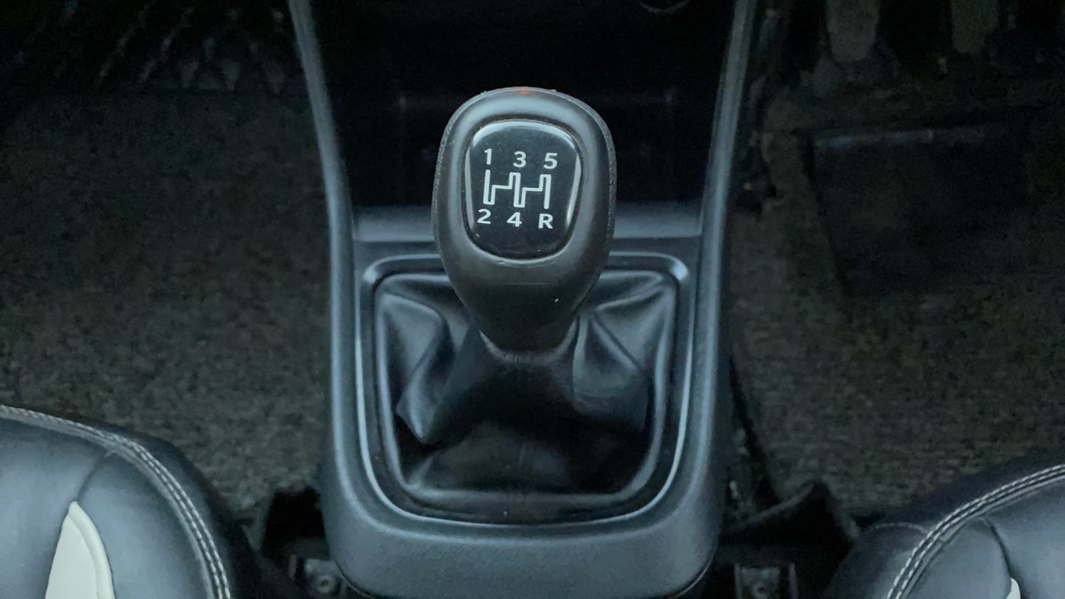 Used 2023 Tata Punch Adventure MT Petrol Manual interior GEAR  KNOB VIEW