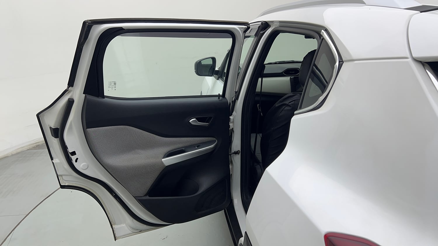 Used 2021 Nissan Magnite XL Petrol Manual interior LEFT REAR DOOR OPEN VIEW
