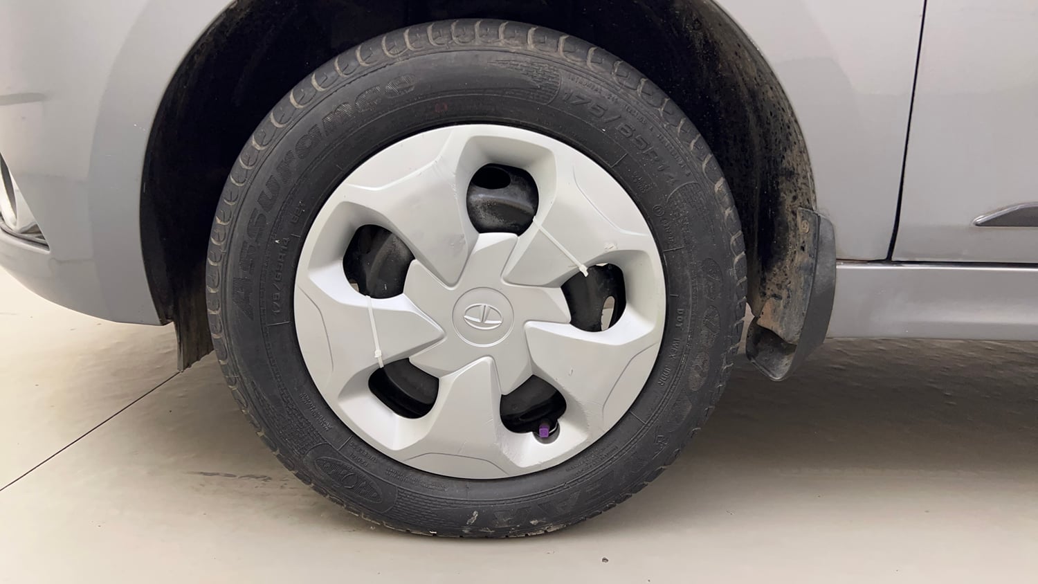Used 2018 Tata Tiago Revotron XZ w/o Alloy Petrol Manual tyres LEFT FRONT TYRE RIM VIEW