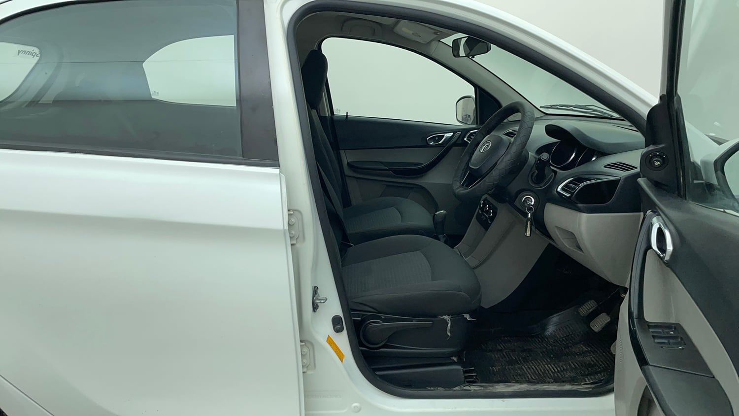 Used 2018 Tata Tiago Revotron XZ Petrol Manual interior RIGHT SIDE FRONT DOOR CABIN VIEW