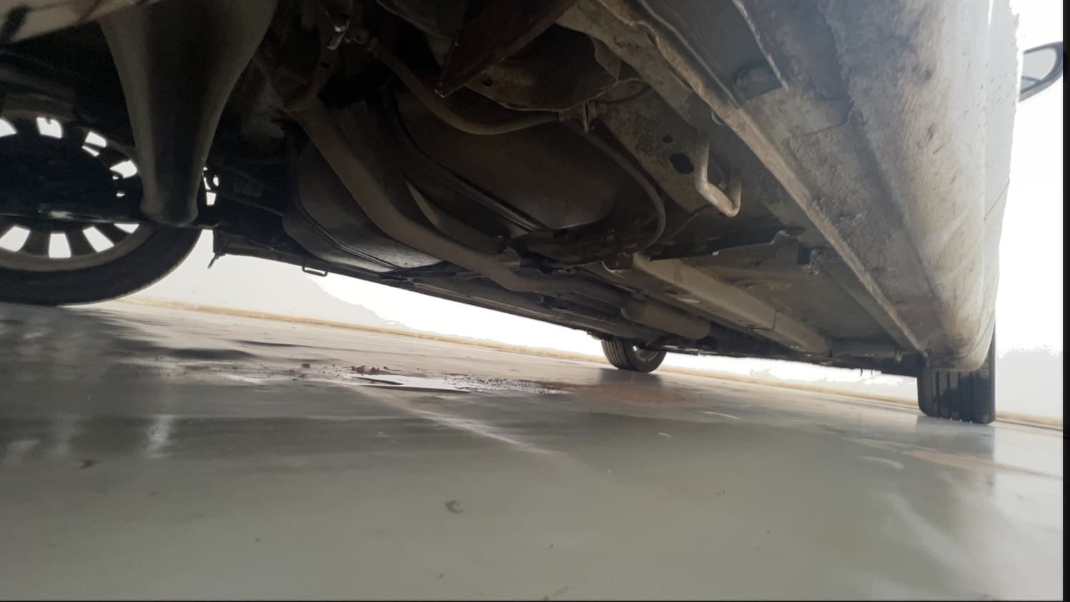 Used 2022 Maruti Suzuki Ciaz Alpha 1.5 Petrol Manual extra REAR RIGHT UNDERBODY VIEW