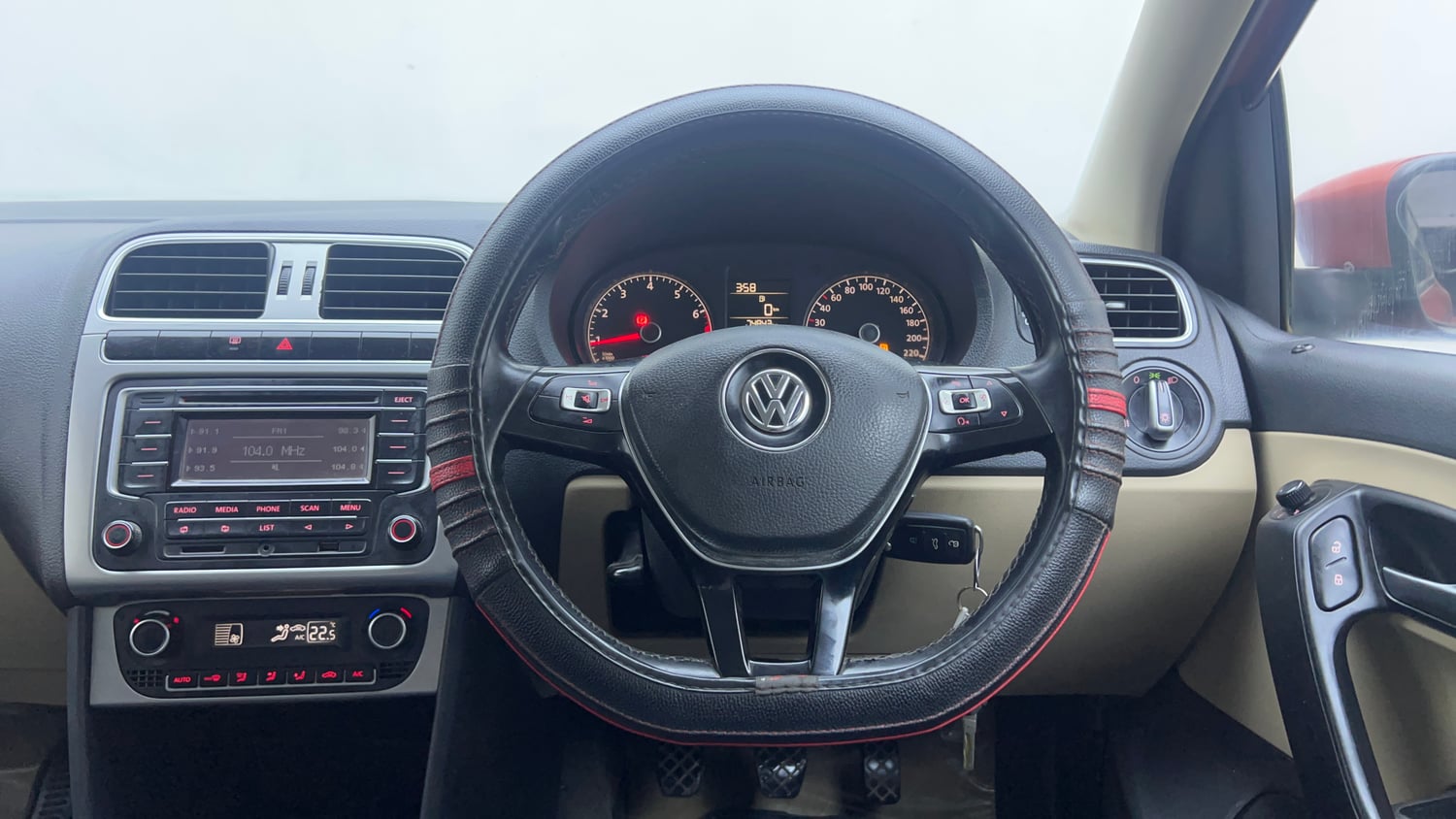 Used 2015 Volkswagen Polo Highline1.2L (P) Petrol Manual interior STEERING VIEW