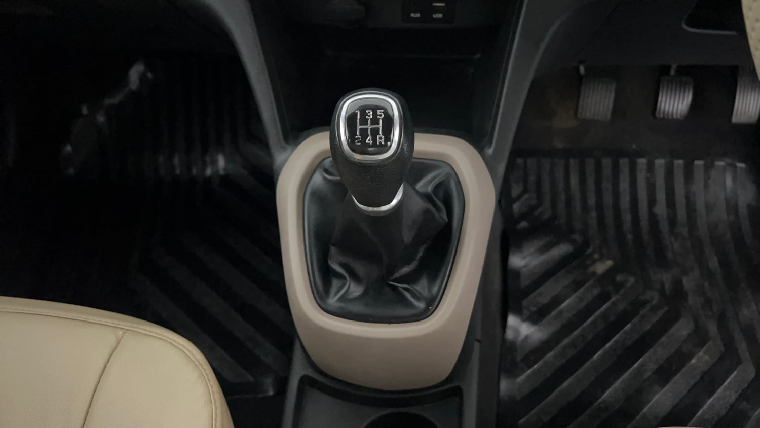 Used 2016 Hyundai Grand i10 Sportz 1.2 Kappa VTVT Petrol Manual interior GEAR  KNOB VIEW