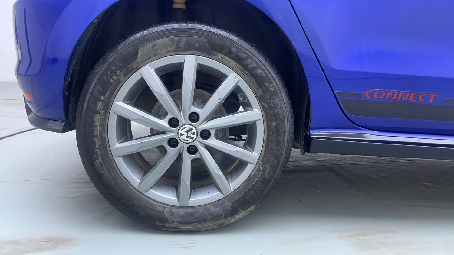 Used 2019 Volkswagen Polo Highline Plus 1.0 (P) 16 Alloy Petrol Manual tyres RIGHT REAR TYRE RIM VIEW