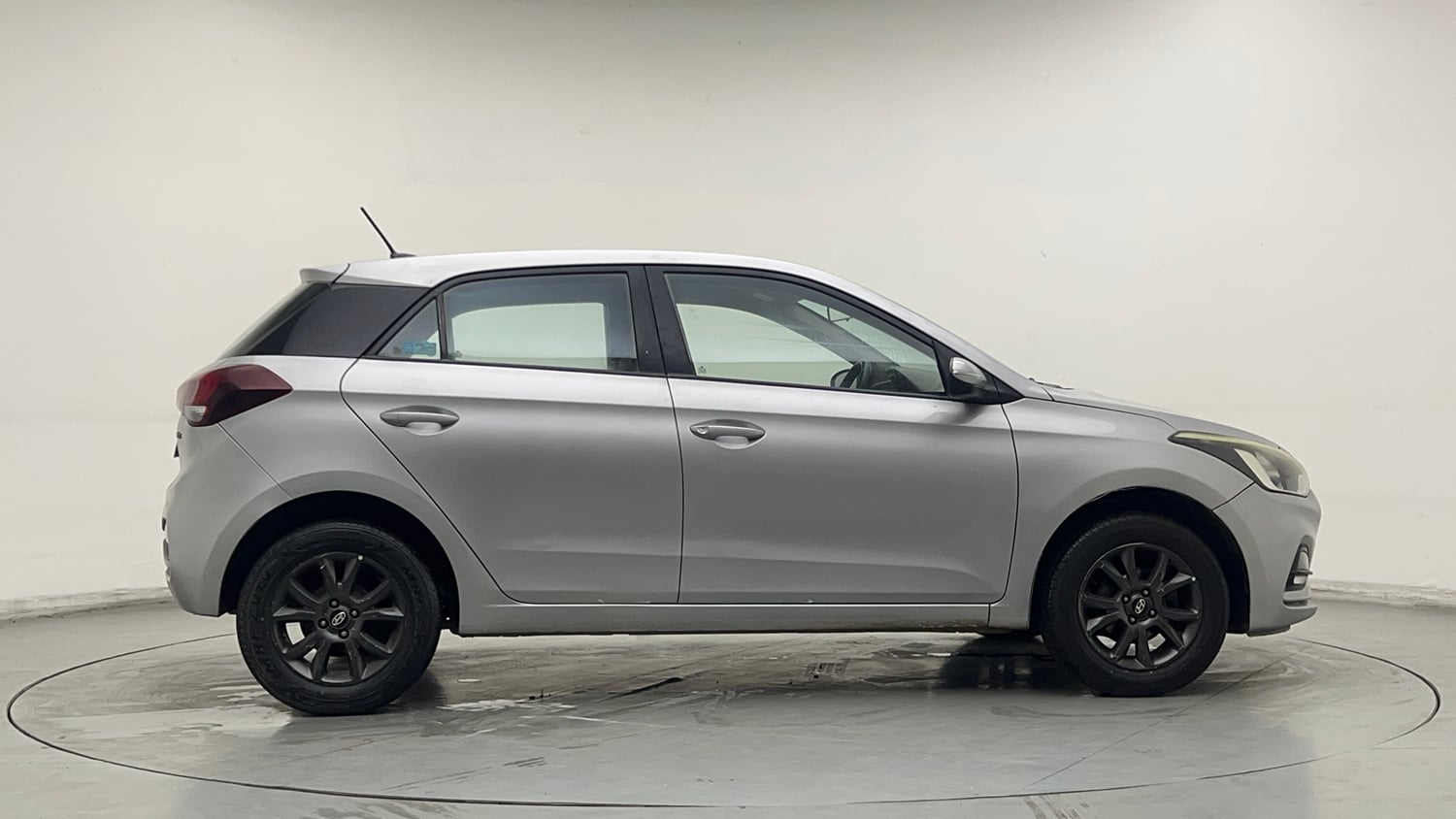 Used 2018 Hyundai Elite i20 Asta 1.2 AT Petrol Automatic exterior RIGHT SIDE VIEW