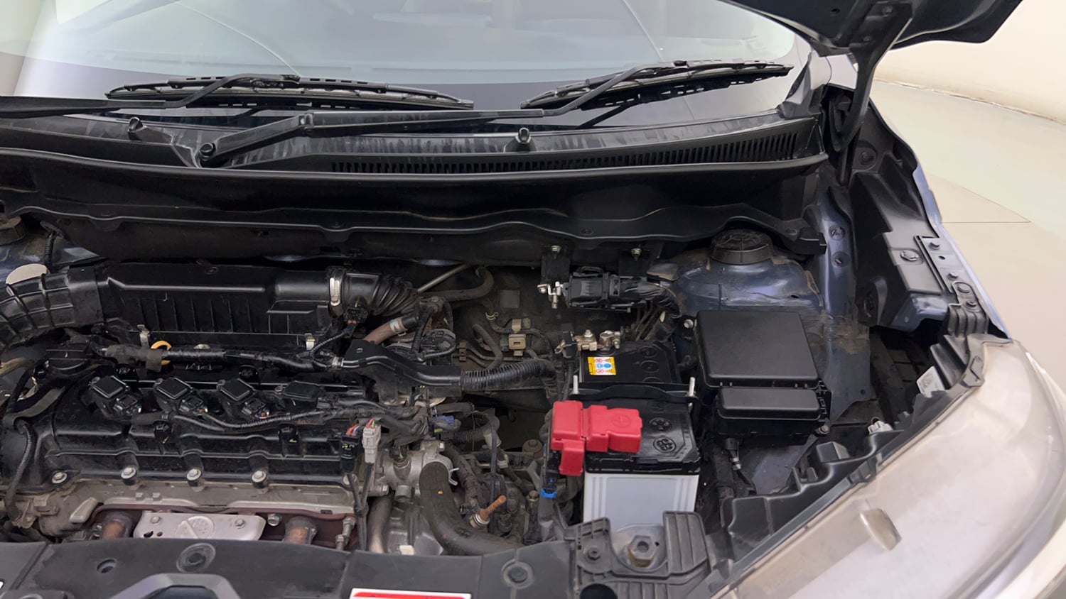Used 2020 Maruti Suzuki XL6 Alpha AT Petrol Petrol Automatic engine ENGINE LEFT SIDE HINGE & APRON VIEW