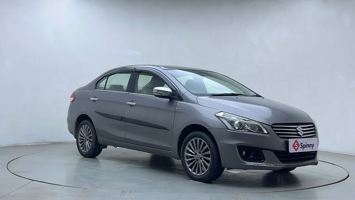 Used 2016 Maruti Suzuki Ciaz ZXI+ AT Petrol Automatic exterior RIGHT FRONT CORNER VIEW