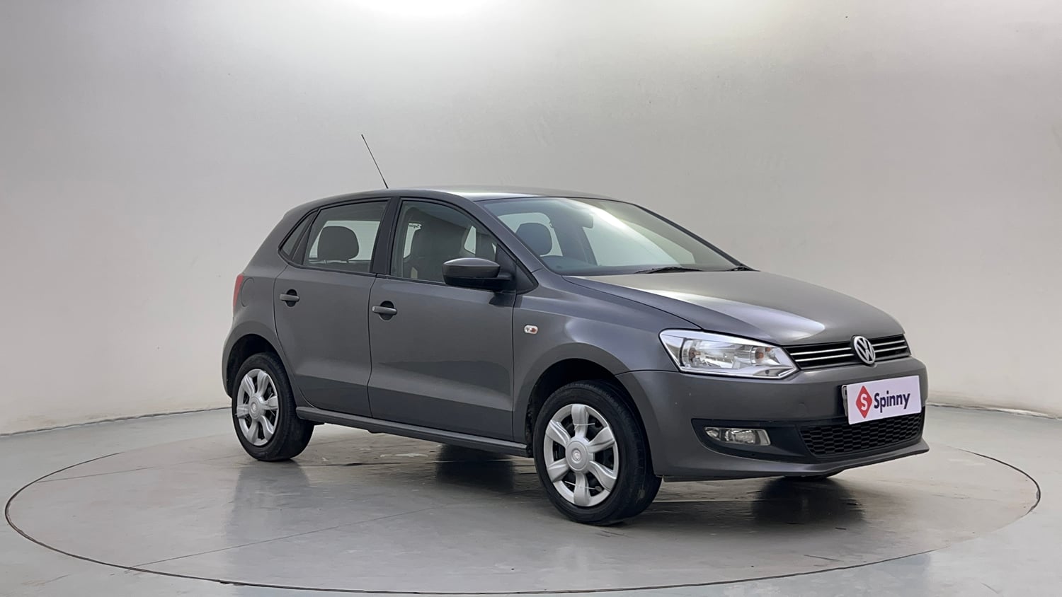 Used 2013 Volkswagen Polo Comfortline 1.2L (P) Petrol Manual exterior RIGHT FRONT CORNER VIEW