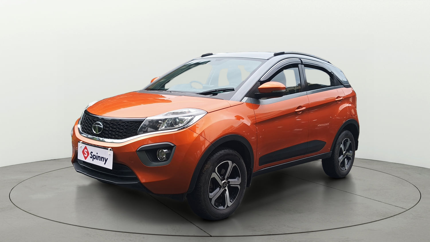 Used 2018 Tata Nexon XZ Plus Diesel Dual Tone Diesel Manual exterior LEFT FRONT CORNER VIEW