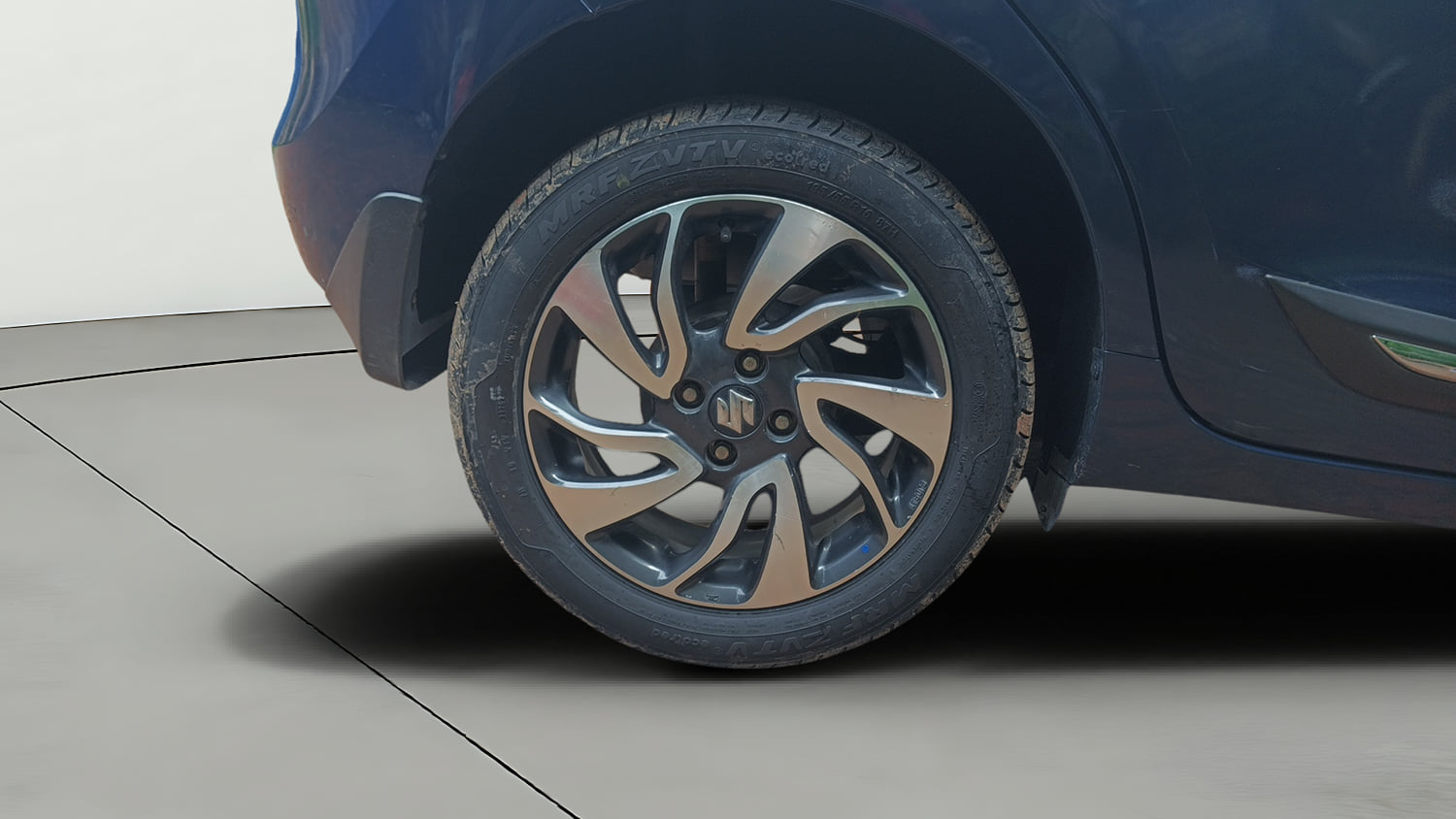 Used 2020 Maruti Suzuki Baleno Zeta Petrol Manual tyres RIGHT REAR TYRE RIM VIEW