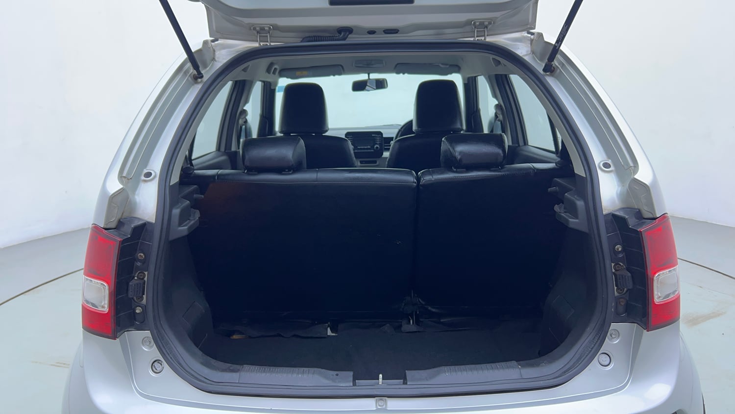 Used 2018 Maruti Suzuki Ignis Delta 1.2 AMT Petrol Automatic interior DICKY INSIDE VIEW