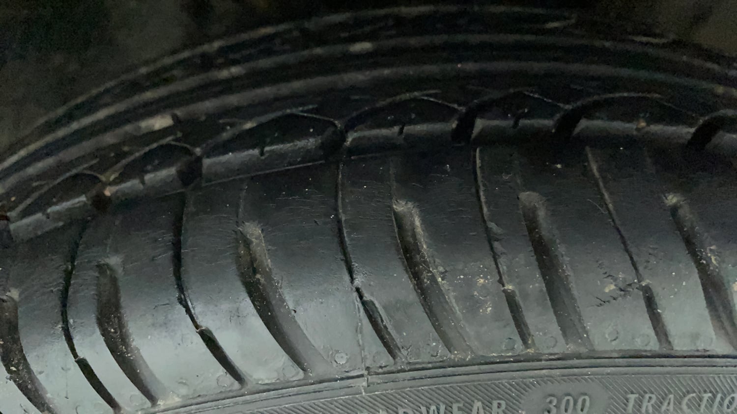 Used 2018 Tata Tiago Revotron XZ Petrol Manual tyres RIGHT FRONT TYRE TREAD VIEW
