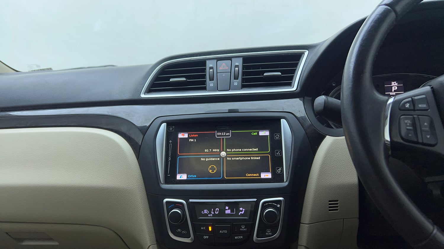 Used 2016 Maruti Suzuki Ciaz ZXI+ AT Petrol Automatic top_features Touch screen infotainment system