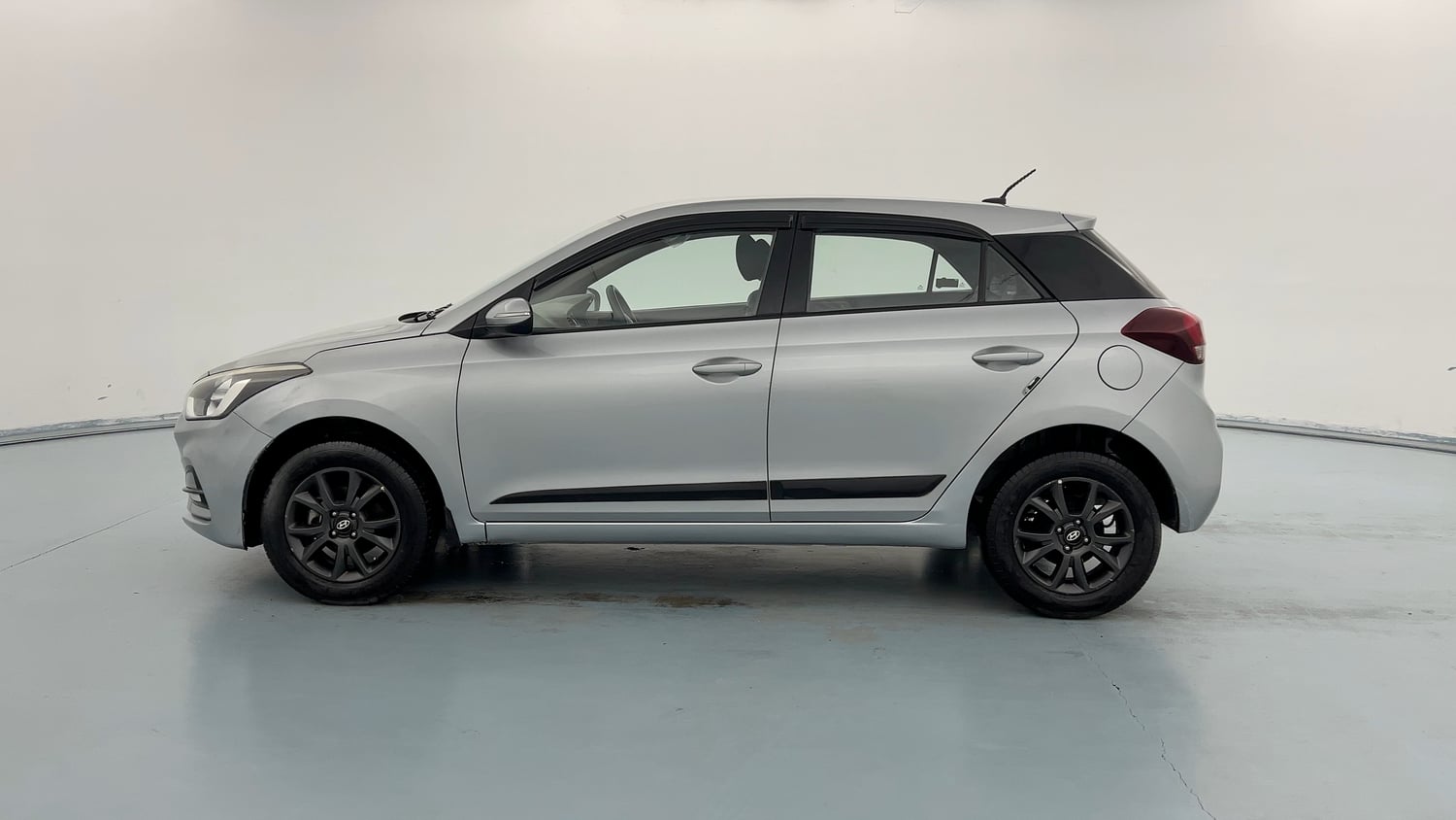 Used 2019 Hyundai Elite i20 Sportz Plus 1.2 Petrol Manual exterior LEFT SIDE VIEW