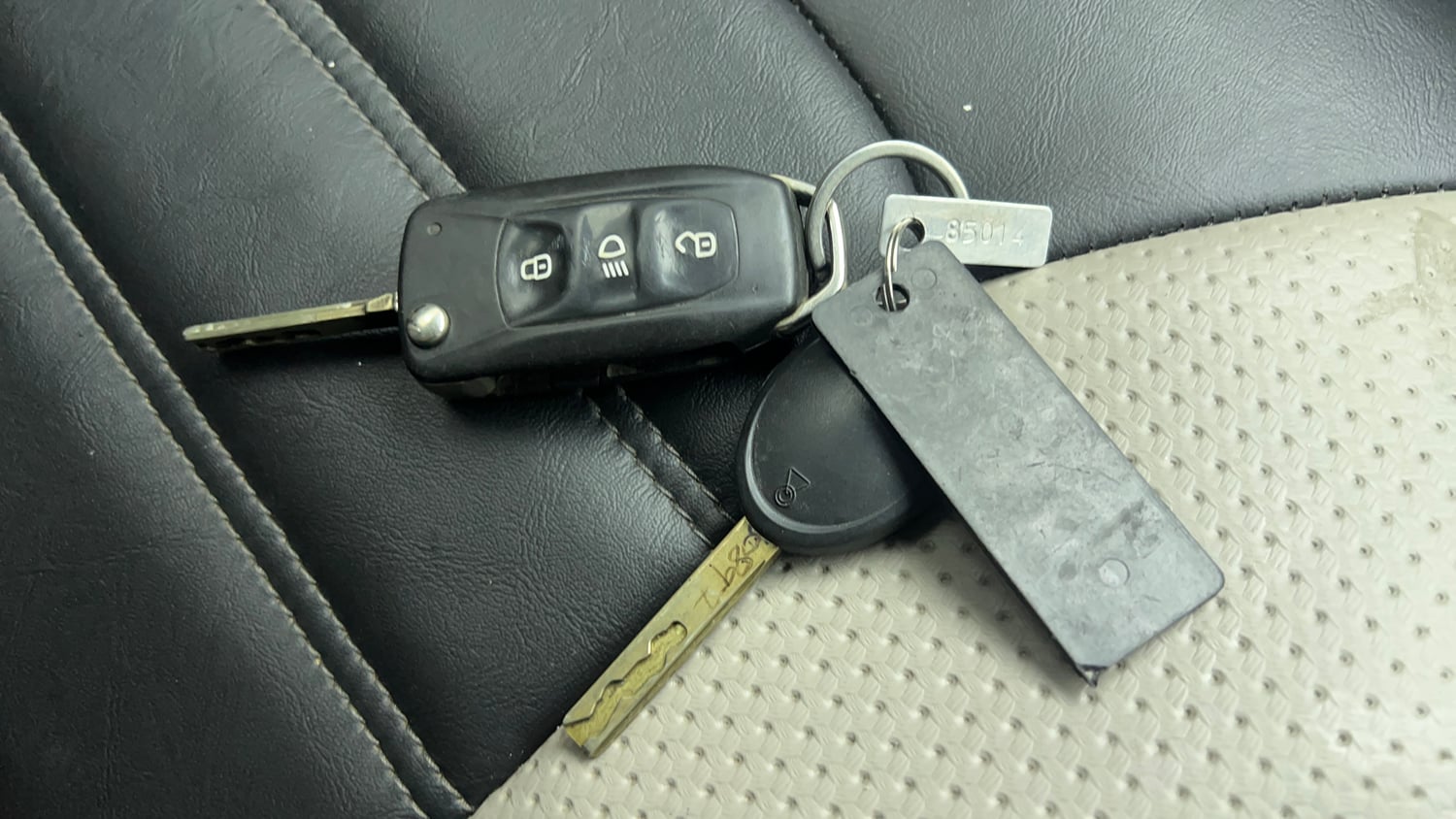 Used 2020 Tata Nexon XZ Petrol Manual extra CAR KEY VIEW