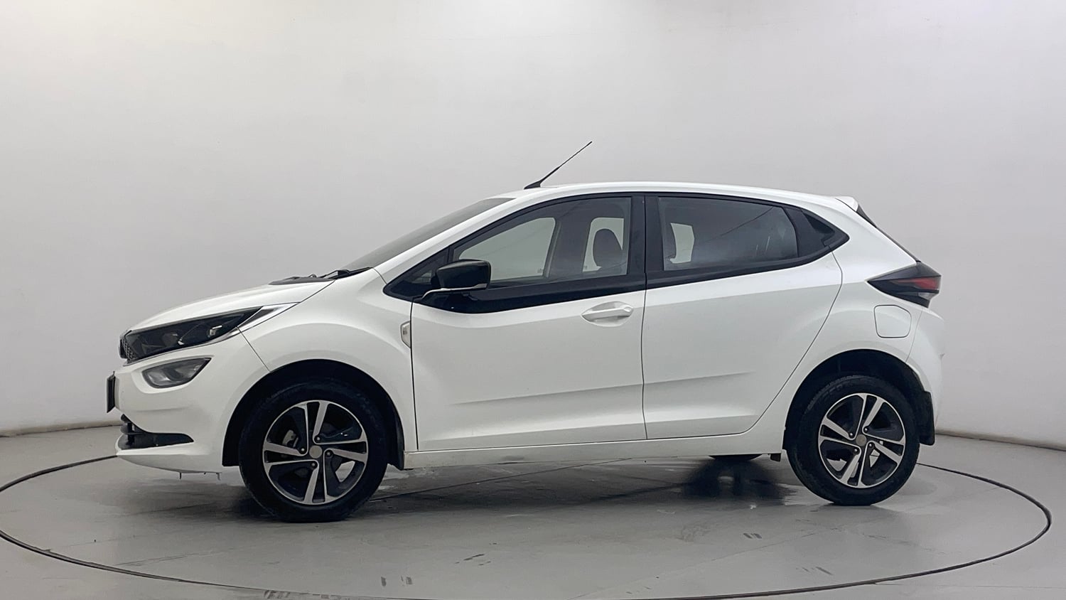 Used 2023 Tata Altroz XZA Petrol Petrol Automatic exterior LEFT SIDE VIEW