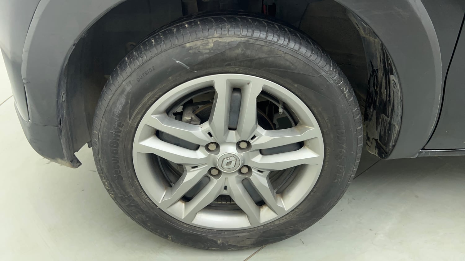 Used 2024 Renault Triber RXZ EASY-R AMT Petrol Automatic tyres LEFT FRONT TYRE RIM VIEW