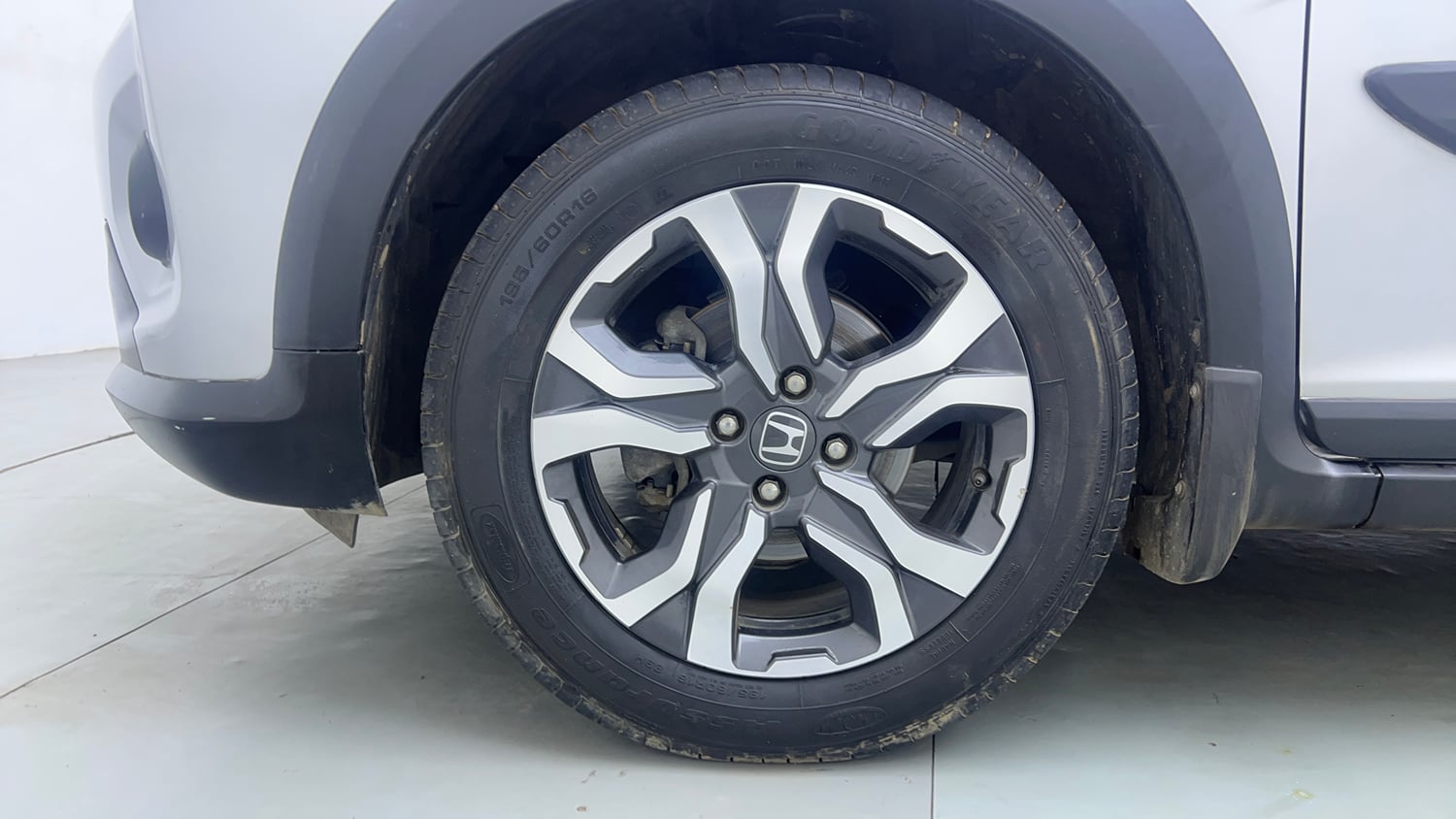 Used 2017 Honda WR-V VX MT Petrol Petrol Manual tyres LEFT FRONT TYRE RIM VIEW