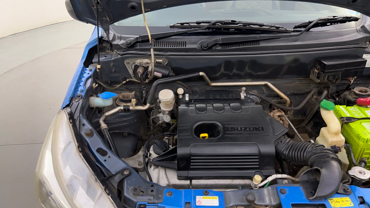 Used 2015 Maruti Suzuki Alto K10 VXi AMT Petrol Automatic engine ENGINE RIGHT SIDE HINGE & APRON VIEW