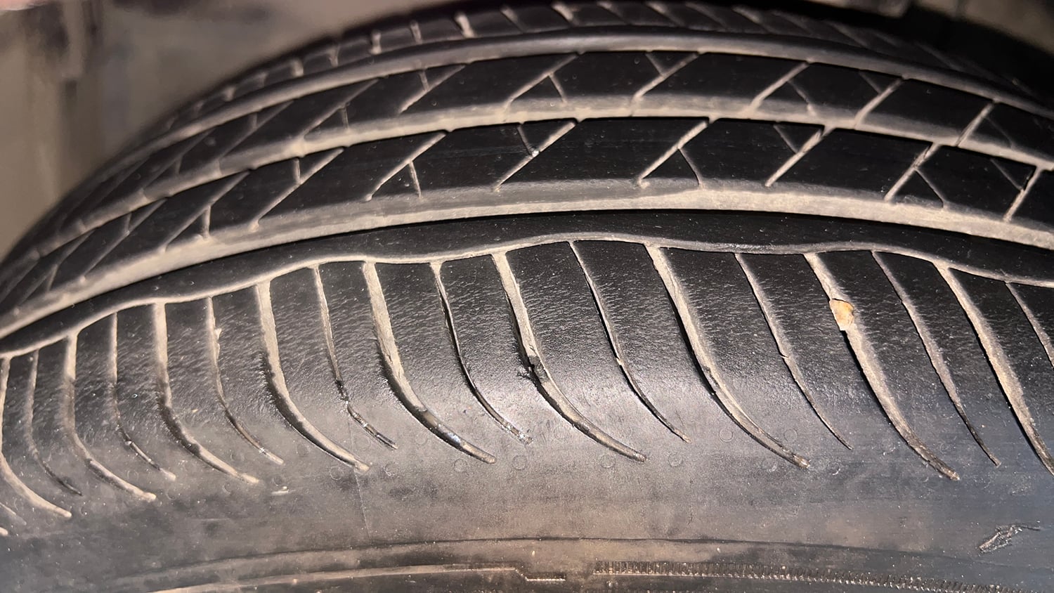 Used 2018 Honda City V CVT Petrol Petrol Automatic tyres LEFT FRONT TYRE TREAD VIEW